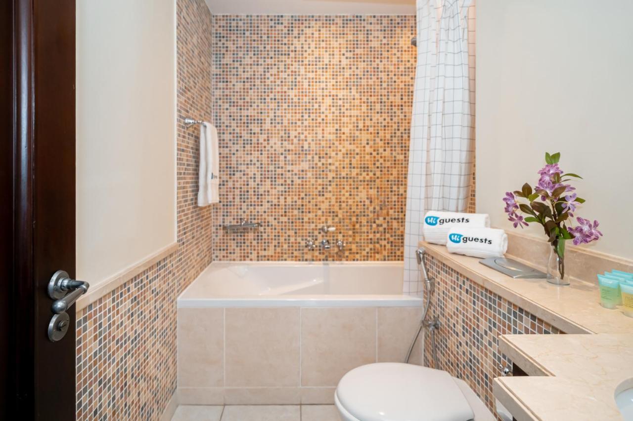 دبي Higuests - Spacious Apt With Private Balcony In Old Town المظهر الخارجي الصورة