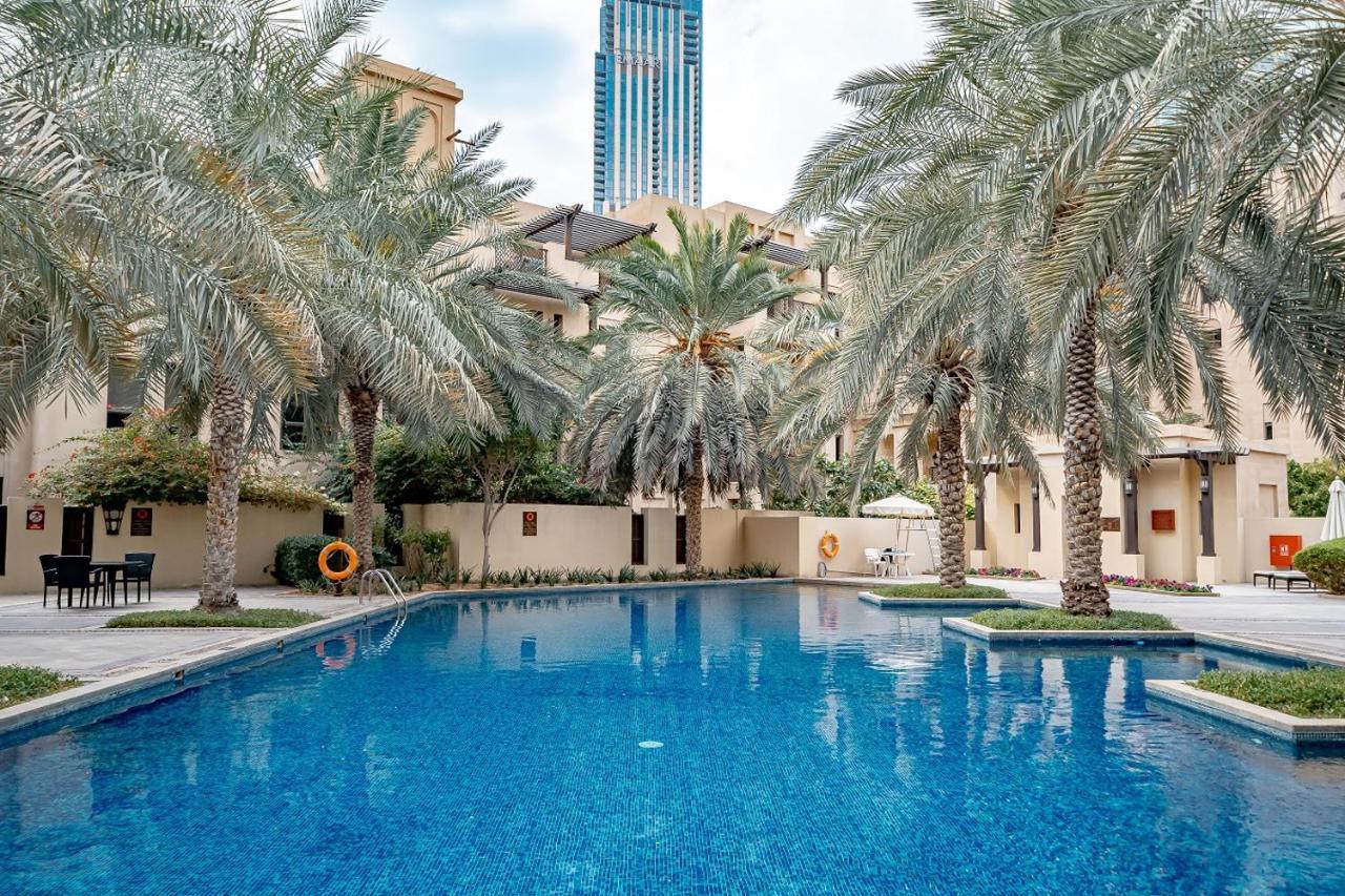 دبي Higuests - Spacious Apt With Private Balcony In Old Town المظهر الخارجي الصورة