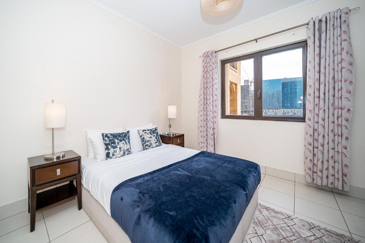 دبي Higuests - Spacious Apt With Private Balcony In Old Town المظهر الخارجي الصورة
