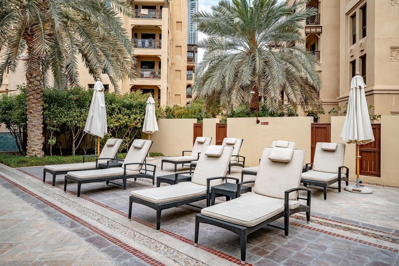 دبي Higuests - Spacious Apt With Private Balcony In Old Town المظهر الخارجي الصورة